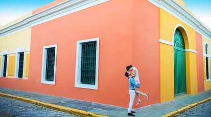 Engagement session in San Juan Museum, Puerto Rico