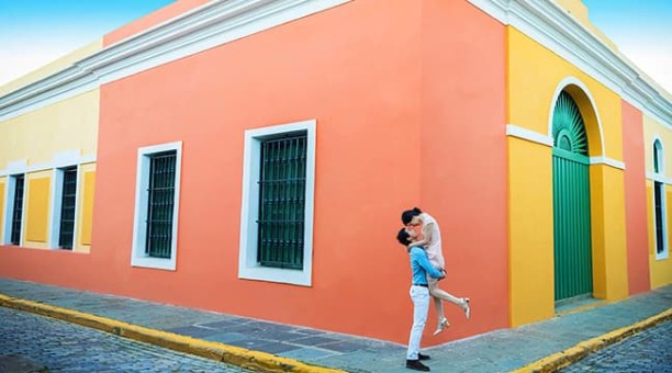 Engagement session in San Juan Museum, Puerto Rico