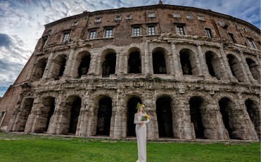 Bride with flowers at Roman Amphitheatre