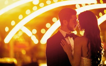 Wedding couple at Las Vegas Strip