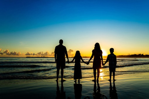 Families, brothers, sisters, and maternities' session in different beaches Puerto Rico